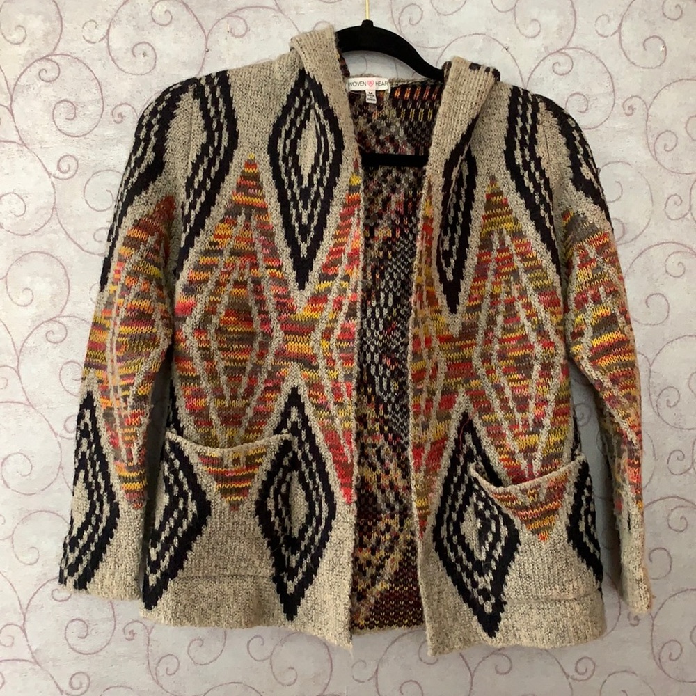 NWOT Woven Heart Girls Patterned Cardigan